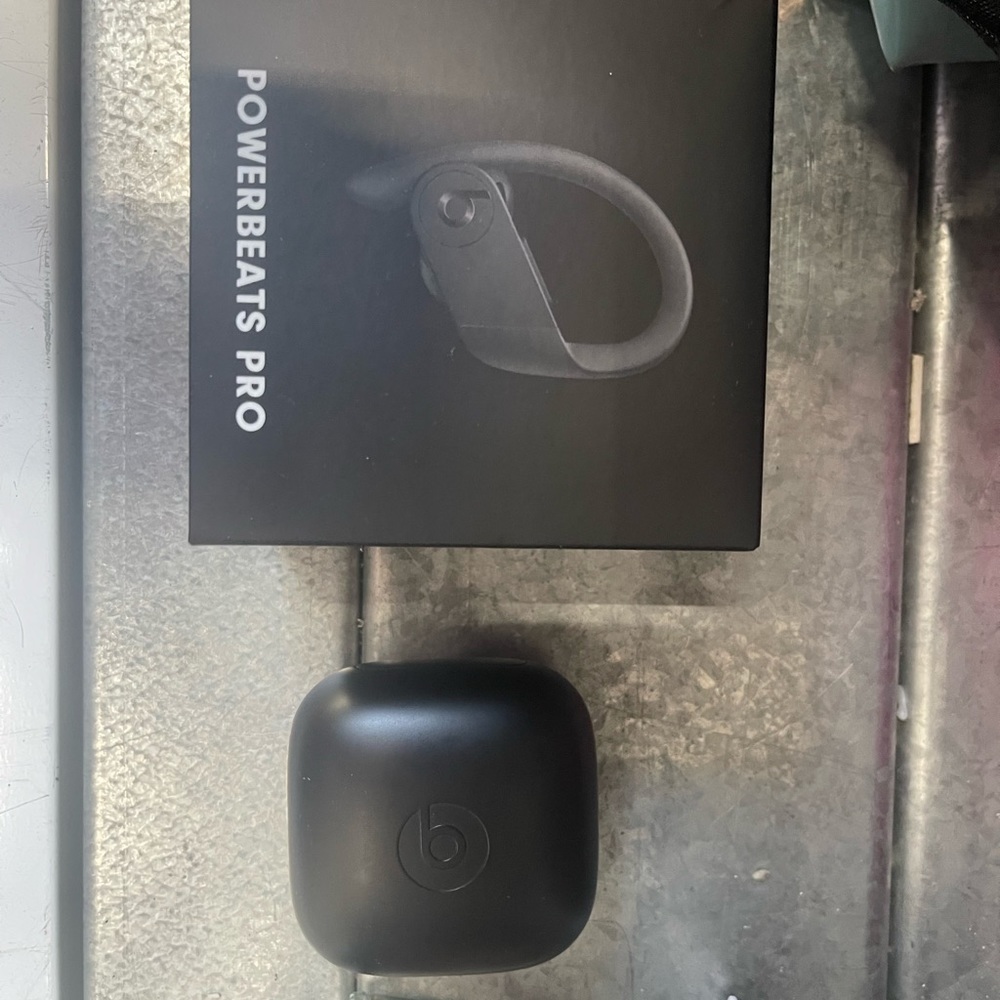 Powerbeats pro - Picture 3 of 4